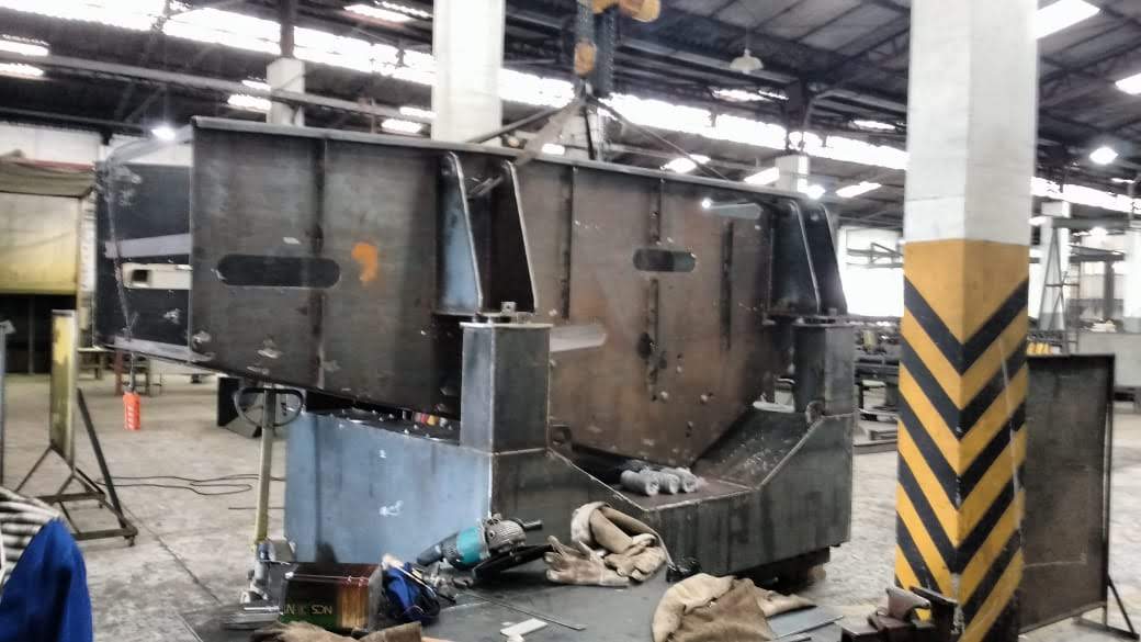 Caldeiraria pesada — fabricação de equipamento industrial de grande porte